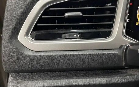 Volkswagen T-Roc I, 2022 год, 1 470 050 рублей, 13 фотография