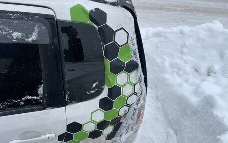 Daihatsu YRV I, 2001 год, 99 000 рублей, 12 фотография