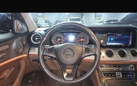 Mercedes-Benz E-Класс, 2018 год, 3 600 000 рублей, 13 фотография