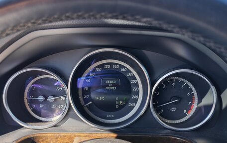 Mercedes-Benz E-Класс, 2013 год, 2 200 000 рублей, 3 фотография