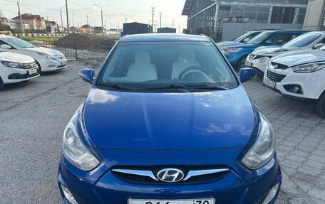Hyundai Solaris II рестайлинг, 2011 год, 830 000 рублей, 3 фотография