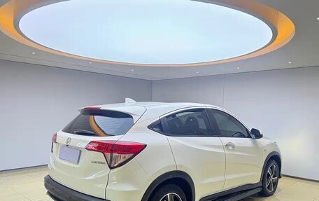 Honda Vezel, 2022 год, 1 330 050 рублей, 3 фотография