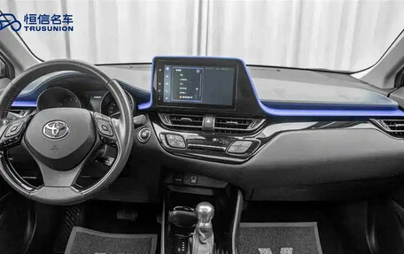 Toyota C-HR I рестайлинг, 2022 год, 1 711 030 рублей, 8 фотография