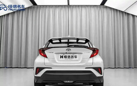 Toyota C-HR I рестайлинг, 2022 год, 1 711 030 рублей, 6 фотография