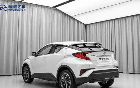 Toyota C-HR I рестайлинг, 2022 год, 1 711 030 рублей, 7 фотография