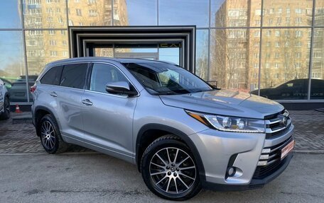 Toyota Highlander III, 2019 год, 3 555 000 рублей, 3 фотография