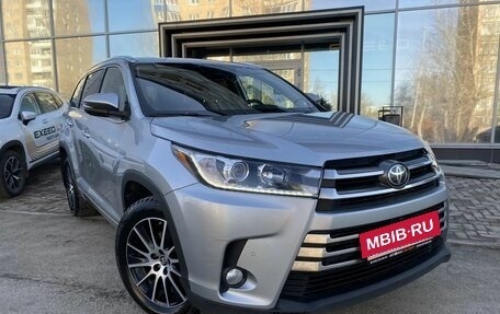 Toyota Highlander III, 2019 год, 3 555 000 рублей, 4 фотография