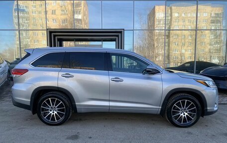 Toyota Highlander III, 2019 год, 3 555 000 рублей, 5 фотография