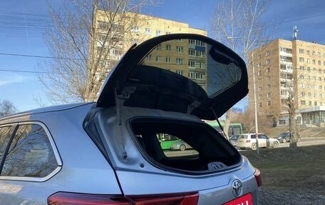 Toyota Highlander III, 2019 год, 3 555 000 рублей, 12 фотография