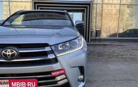 Toyota Highlander III, 2019 год, 3 555 000 рублей, 13 фотография