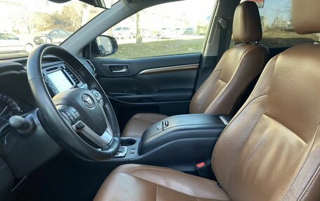 Toyota Highlander III, 2019 год, 3 555 000 рублей, 24 фотография