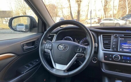 Toyota Highlander III, 2019 год, 3 555 000 рублей, 23 фотография