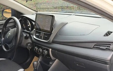 Toyota Yaris XP150 рестайлинг, 2022 год, 1 130 050 рублей, 9 фотография