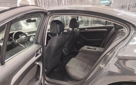 Volkswagen Passat B8 рестайлинг, 2021 год, 2 250 000 рублей, 17 фотография