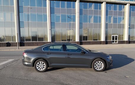 Volkswagen Passat B8 рестайлинг, 2021 год, 2 250 000 рублей, 30 фотография