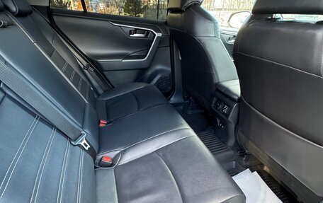 Toyota RAV4, 2021 год, 4 100 000 рублей, 3 фотография