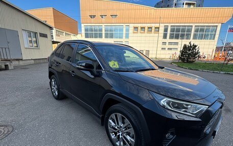 Toyota RAV4, 2021 год, 4 100 000 рублей, 6 фотография