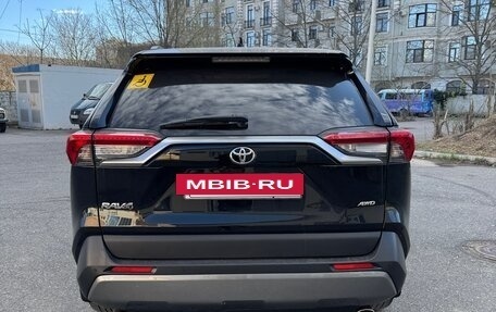 Toyota RAV4, 2021 год, 4 100 000 рублей, 12 фотография