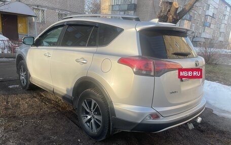 Toyota RAV4, 2015 год, 2 100 000 рублей, 3 фотография