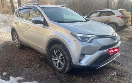 Toyota RAV4, 2015 год, 2 100 000 рублей, 4 фотография