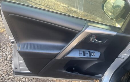 Toyota RAV4, 2015 год, 2 100 000 рублей, 13 фотография