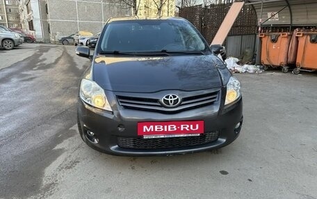Toyota Auris II, 2012 год, 1 300 000 рублей, 2 фотография