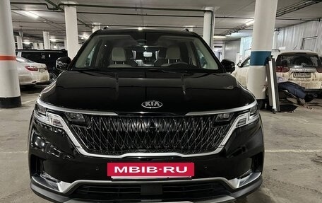 KIA Carnival, 2021 год, 5 700 000 рублей, 29 фотография