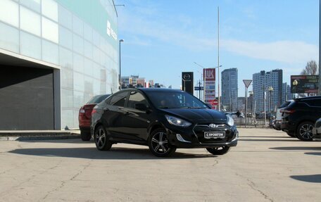 Hyundai Solaris II рестайлинг, 2013 год, 750 000 рублей, 3 фотография