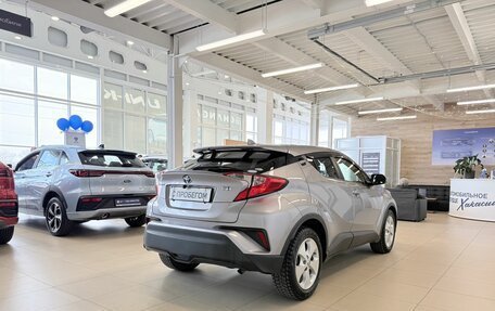 Toyota C-HR I рестайлинг, 2019 год, 2 079 000 рублей, 9 фотография