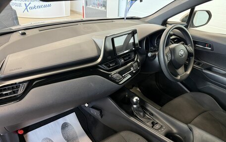 Toyota C-HR I рестайлинг, 2019 год, 2 079 000 рублей, 16 фотография