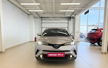 Toyota C-HR I рестайлинг, 2019 год, 2 079 000 рублей, 12 фотография