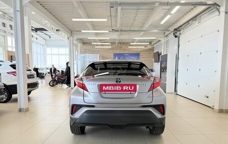 Toyota C-HR I рестайлинг, 2019 год, 2 079 000 рублей, 8 фотография