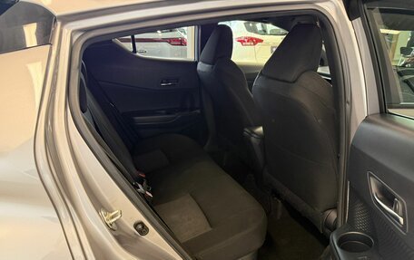 Toyota C-HR I рестайлинг, 2019 год, 2 079 000 рублей, 21 фотография