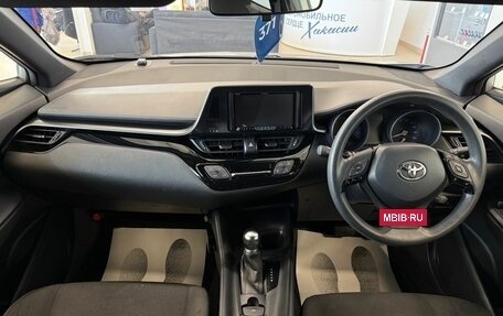 Toyota C-HR I рестайлинг, 2019 год, 2 079 000 рублей, 19 фотография