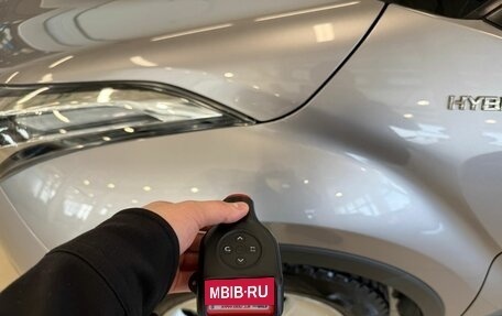 Toyota C-HR I рестайлинг, 2019 год, 2 079 000 рублей, 23 фотография