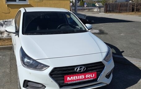 Hyundai Solaris II рестайлинг, 2019 год, 1 300 000 рублей, 1 фотография