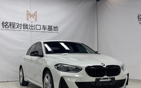 BMW 1 серия, 2022 год, 1 680 000 рублей, 1 фотография