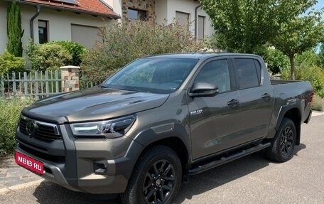 Toyota Hilux VIII, 2023 год, 4 000 000 рублей, 1 фотография