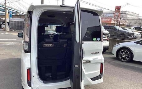 Honda Stepwgn IV, 2019 год, 1 661 000 рублей, 7 фотография