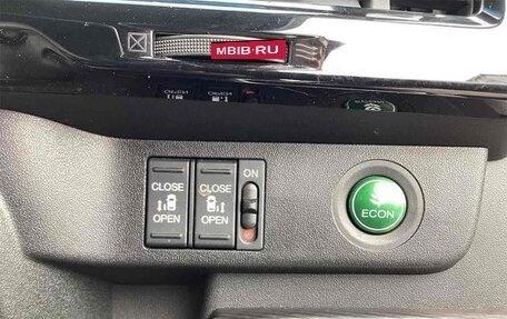 Honda Stepwgn IV, 2019 год, 1 661 000 рублей, 16 фотография