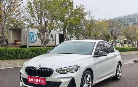 BMW 1 серия, 2022 год, 1 650 000 рублей, 3 фотография