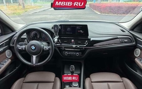 BMW 1 серия, 2022 год, 1 650 000 рублей, 11 фотография