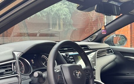 Toyota Camry, 2020 год, 2 950 000 рублей, 4 фотография