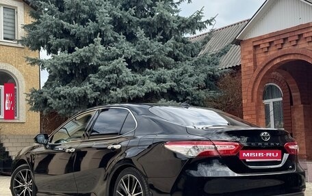 Toyota Camry, 2020 год, 2 950 000 рублей, 2 фотография