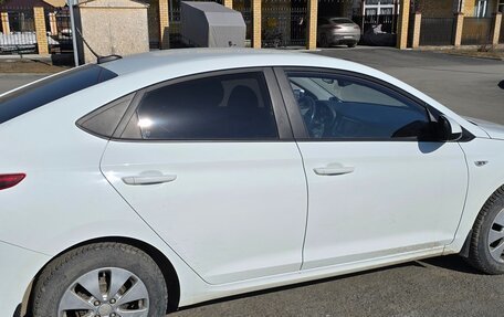 Hyundai Solaris II рестайлинг, 2019 год, 1 300 000 рублей, 4 фотография