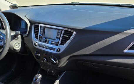 Hyundai Solaris II рестайлинг, 2019 год, 1 300 000 рублей, 6 фотография