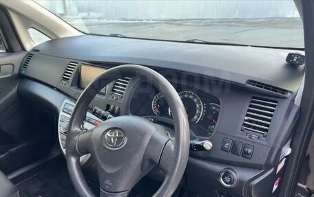 Toyota ISis I, 2014 год, 1 050 000 рублей, 12 фотография