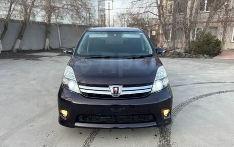Toyota ISis I, 2014 год, 1 050 000 рублей, 2 фотография