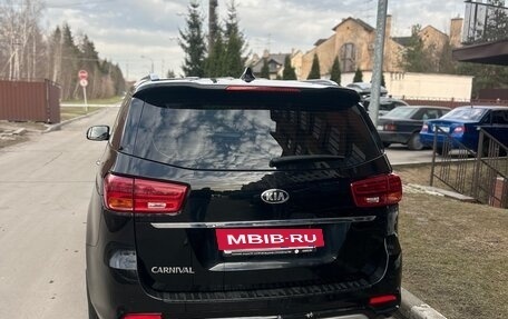 KIA Carnival III, 2019 год, 3 150 000 рублей, 17 фотография