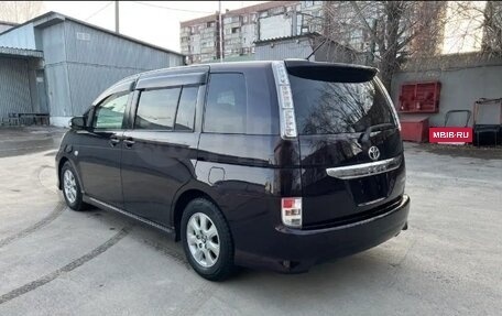 Toyota ISis I, 2014 год, 1 050 000 рублей, 5 фотография
